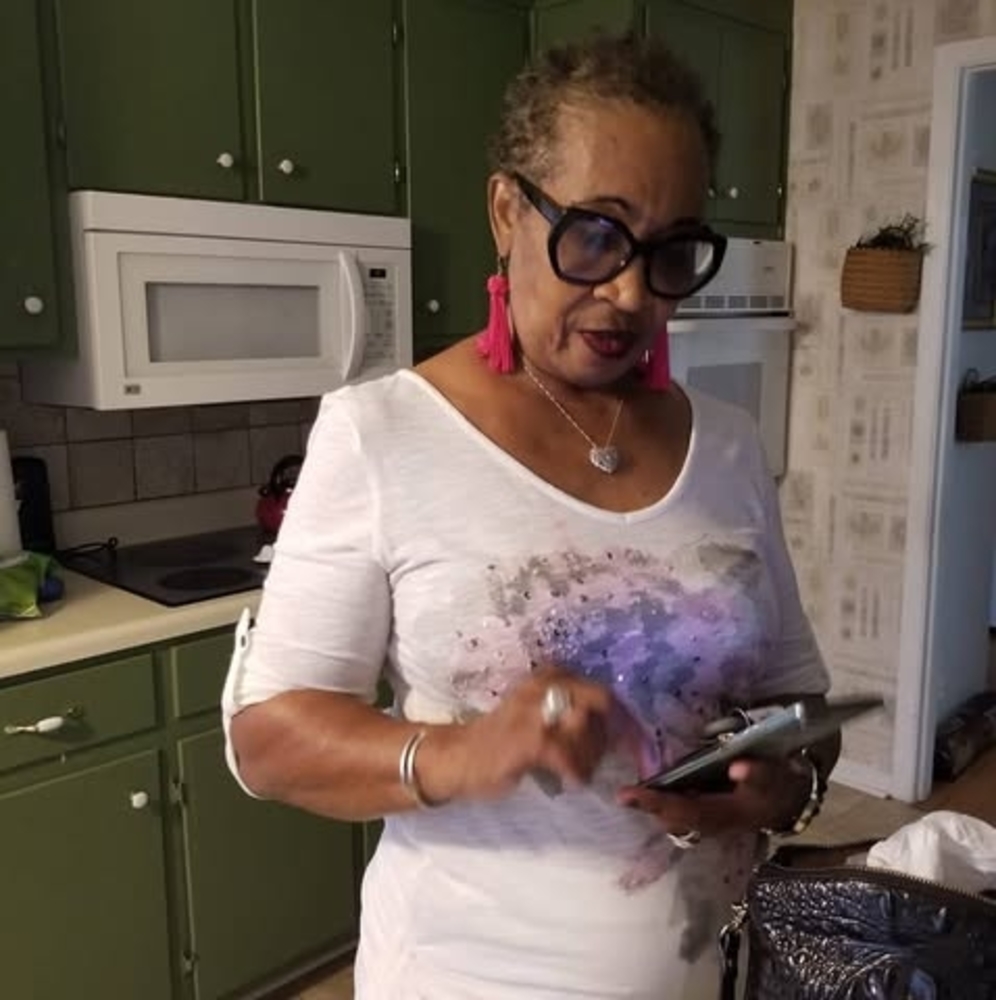 Meet your Posher, Zephia